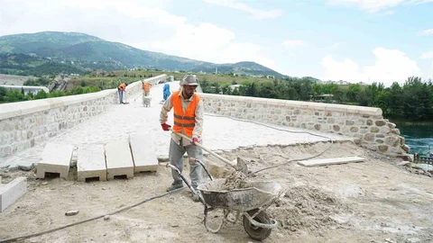 Kahramanmaraş'ta Ceyhan Köprüsü Restorasyonu Tamamlanmak Üzere