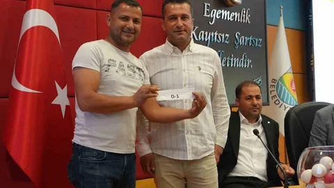 Tarsus'ta Futbol Turnuvası Başladı