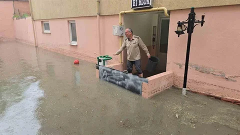 Karabük'te Sağanak Yağış Felç Etti