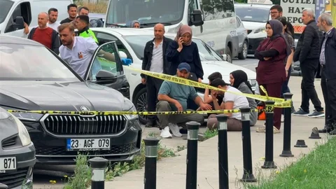 Bağcılar'da Otomobil Bagajında Ceset Bulundu