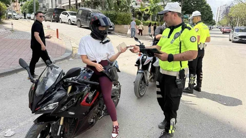 Adana'da Motosiklet Sürücülerine Ceza Uygulaması