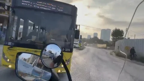 Kartal'da İETT Otobüsü Kaza Tehlikesi Yaratıyor