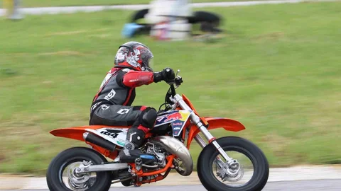 Uşak'ta Süpermoto ve MotoMini Yarışları Başladı
