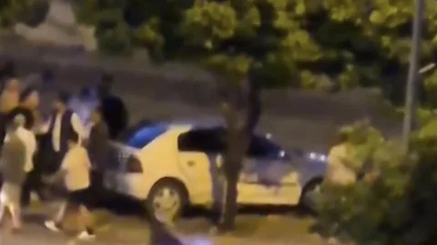Adana'da Otomobil Sulama Kanalında Asılı Kaldı