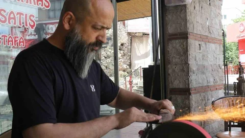 Antalya'da Bıçak Bileme Yoğunluğu