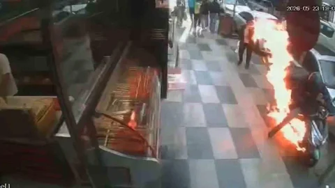 Elazığ'da Motosikletten Yangın Çıktı