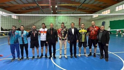 Aydıntepe'de Voleybol Turnuvası Sona Erdi