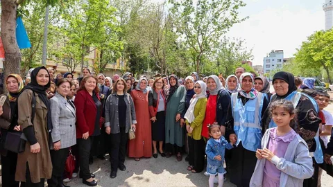 Fatma Şahin 25 Aralık Mahallesi'nde Bayramlaştı