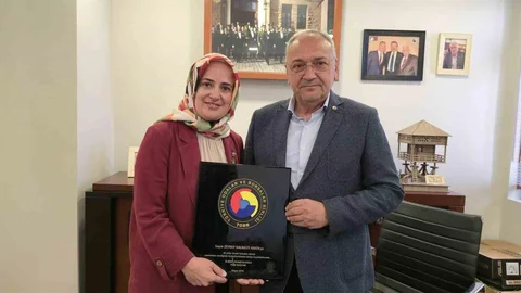 Zeynep Dalbastı Ayata, Rize'de Ödül Aldı