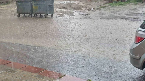 Ankara'da Sağanak Yağış Etkili Oldu