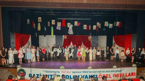 GKV Öğrencileri "Lüküs Hayat" ile Sahne Aldı