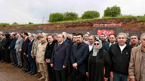 Bingöl'de 33 Şehit İçin Anma Töreni Yapıldı