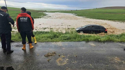 Kırşehir'de Sağanak Yağış Sonrası Sele Neden Oldu