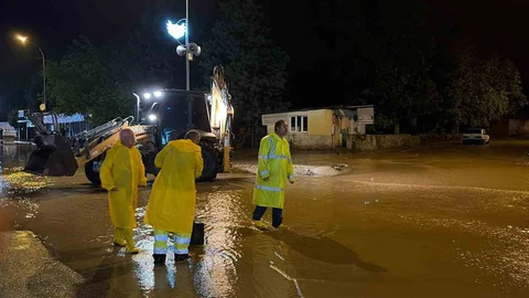 Osmaniye'de Sağanak Yağış Etkili Oldu