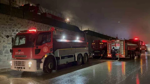 Gaziantep'te Mobilya Fabrikası Yangını Kontrol Altında