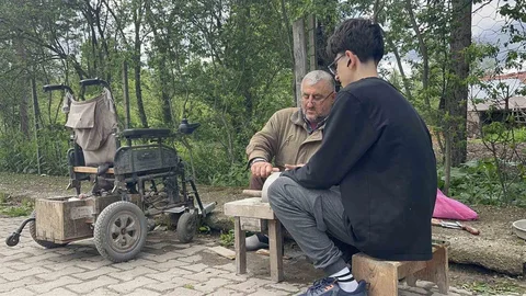 Bedensel Engelli Baba ve Oğlu Bıçak Biliyor