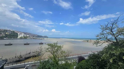 Zonguldak Limanı Yağmur Sonrası Sarıya Dönüştü