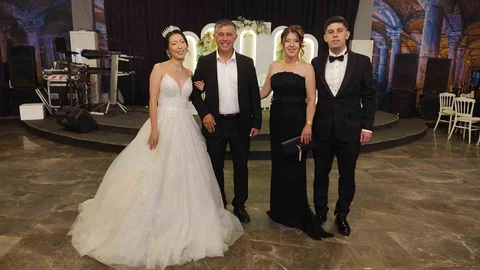 Denizli'de Türk-Kore Temalı Düğün Töreni