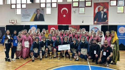 İnegöl Belediyesi Halk Dansları'nda Başarı