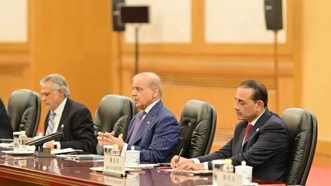 Pakistan'da Şerif ve Jinping Görüştü