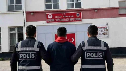 Kırşehir'de 10 Dosyadan Aranan Hükümlü Yakalandı