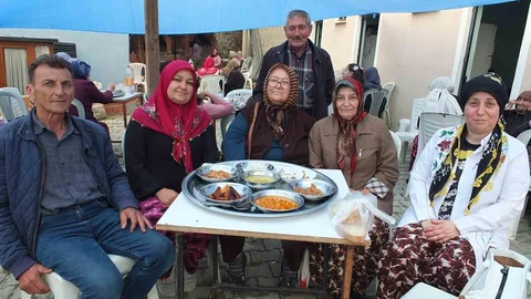 Burhaniye'de Düğün Yemeği Geleneği Yaşatılıyor