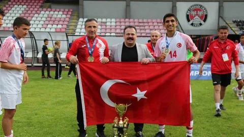 Aliağalı Semih Ayriç Dünya Şampiyonu Oldu