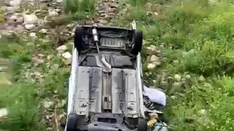 Bolu'da Araç Dere Yatağına Uçtu