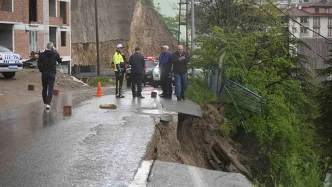 Gümüşhane'de Yol Çökmesi Olayı