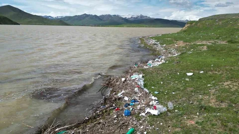Koçköprü Barajı'ndaki Çöpler Tehlike Arttırıyor
