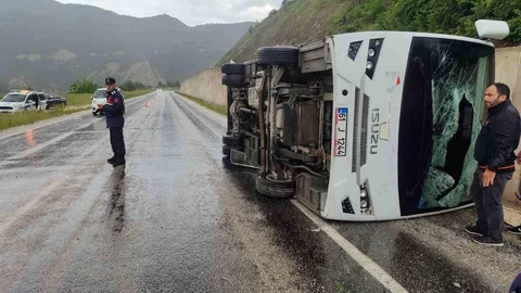 Tokat'ta Minibüs Devrildi, 4 Yaralı