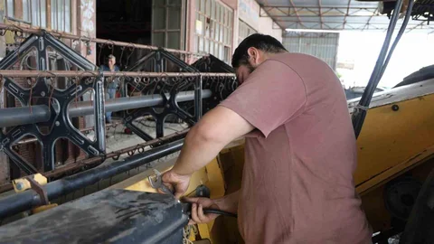 Adana’da Biçerdöver Bakımı Devam Ediyor
