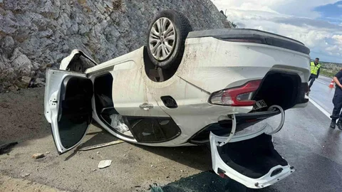 Afyonkarahisar'da Takla Atan Araçta Yaralılar Var