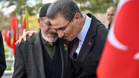 Erzurum'da Şehitler Ziyaret Edildi