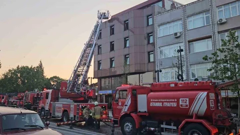Fatih'te Otel Yangını Sonucu 1 Kişi Hayatını Kaybetti