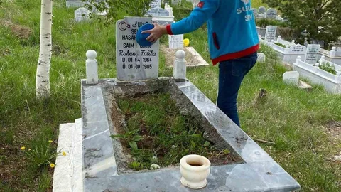 Susuz'da Şehit Mezarlıkları Temizlendi