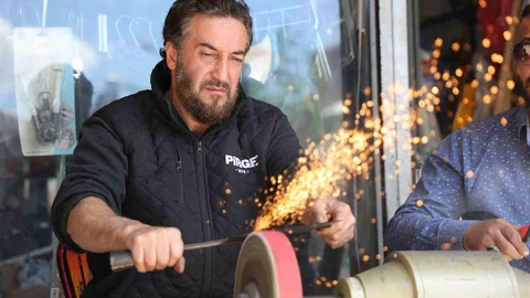 Elazığ'da Bıçak Bileme Yoğunluğu Başladı