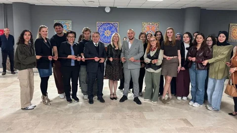 Kütahya'da Sanat Sergisi Açıldı