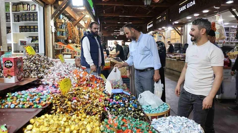 Elazığ'da Kapalı Çarşı'da Bayram Yoğunluğu