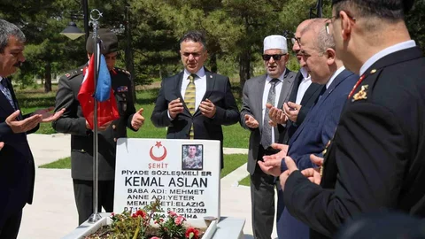 Elazığ Protokolü'nden Şehitlik Ziyareti