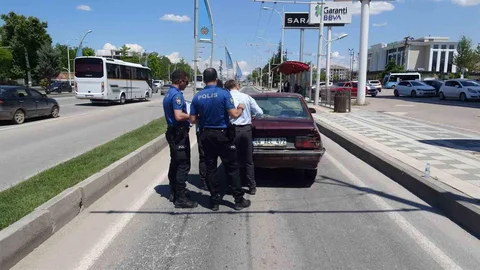 Malatya'da Otobüs ile Otomobil Çarpıştı