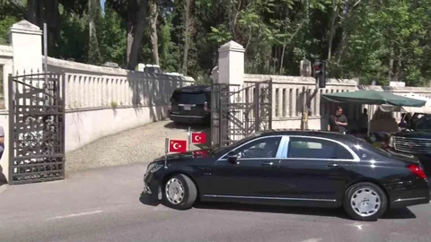 Cumhurbaşkanı Erdoğan, Kabirleri Ziyaret Etti