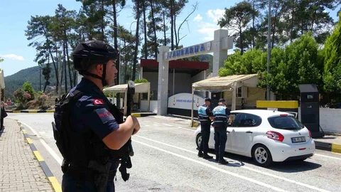 Marmaris ve Datça'ya Yoğun Araç Girişi