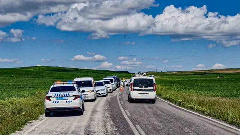 Çorum'da Takla Atan Otomobilin Sürücüsü Kurtuldu