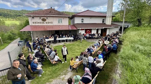 Ekincik Köyü'nde Bayram Geleneği Yaşatılıyor