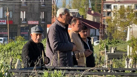 Yüksekova'da Mezarlık Ziyareti Yoğunlaştı