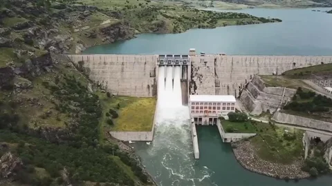 Elazığ'da Baraj Kapakları Açıldı