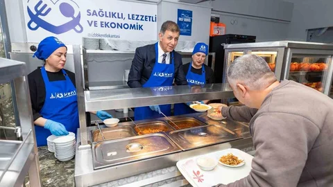 İzmir Kent Lokantaları ile Dar Gelirli Destekleniyor
