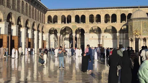 Suriye’de Bayram Namazı Coşkusu