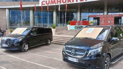 Özgür Özel Dönemi Araçları Sergilendi